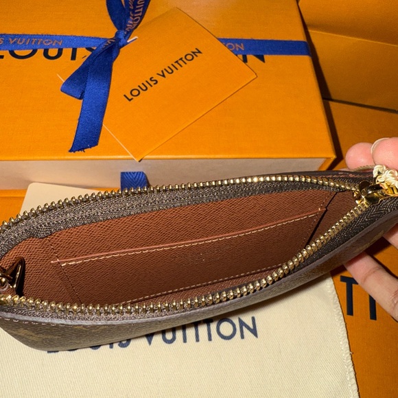Louis Vuitton Monogram Key Pouch Cles S - Picture 4 of 11